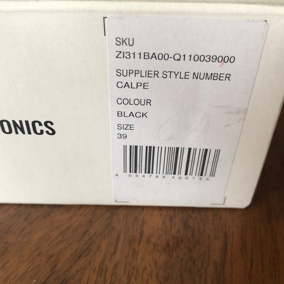 PRICE FIRM!Zalando iconics suede pumps - Picture 5 of 6